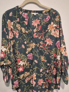 Maurices Dark Green/Pink Floral V-Neck Tunic